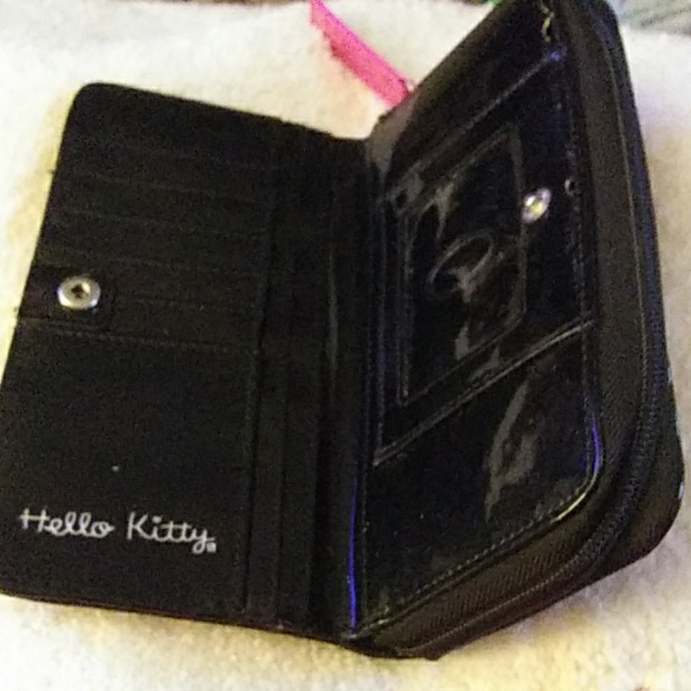 Hello Kitty Wallet - Picture 4 of 6